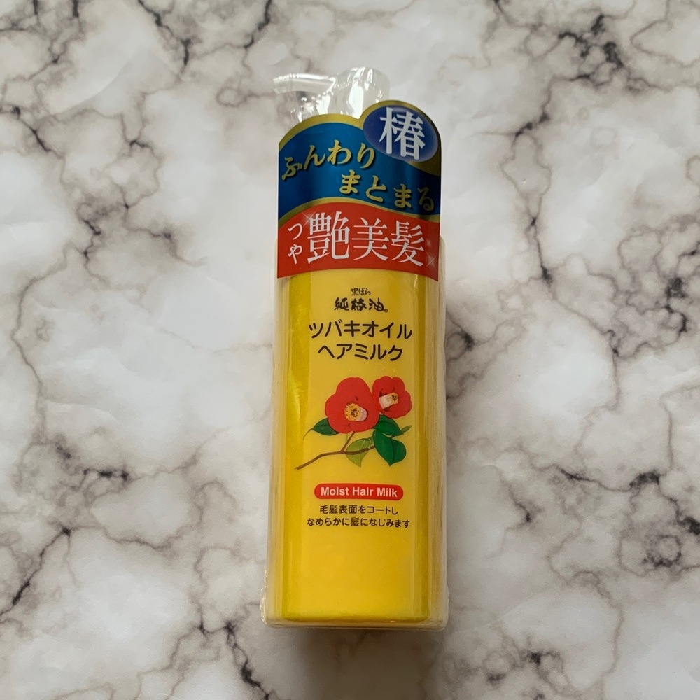 Tsubaki Moist Hair Milk, leave in conditioner- made in Japan　5.1 fl oz